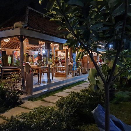 Villa Kayu ジョグジャカルタ エクステリア 写真
